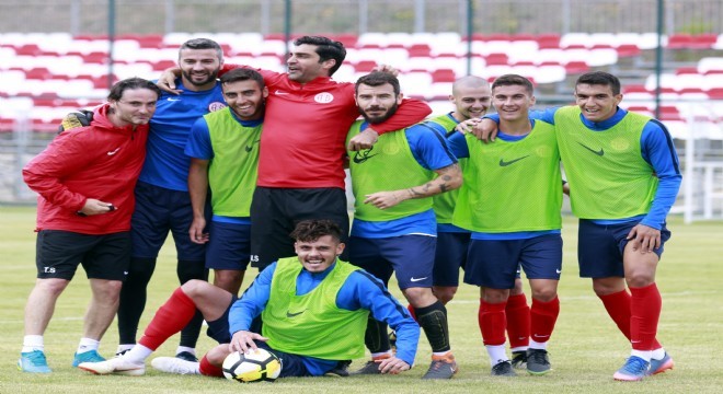 Antalyaspor, Erzurum kampını yarıladı