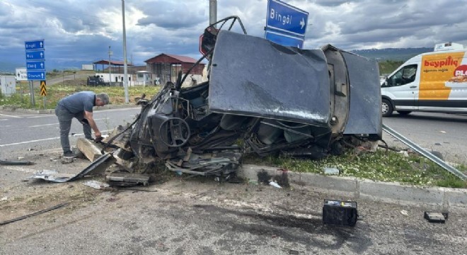 Bingöl yolunda kaza: 2 yaralı