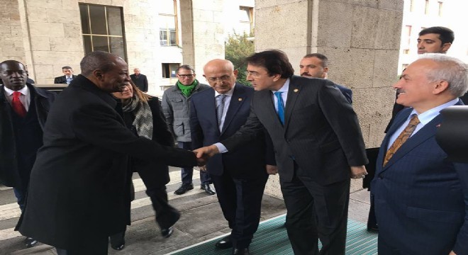 Dostluk Gurubu Cumhurbaşkanı Conde’yi ağırladı