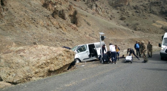 Eleşkirt yolunda trafik kazası: 7 yaralı