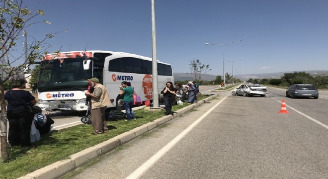 Erzincan yolunda kaza: 2 yaralı