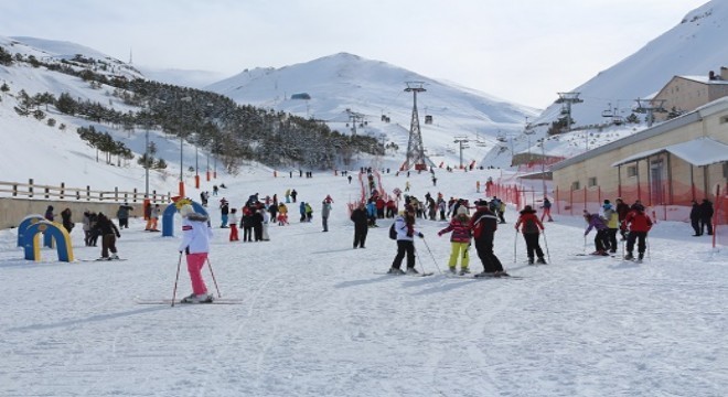 Erzurum 3 ayda 122 bin turisti ağırladı