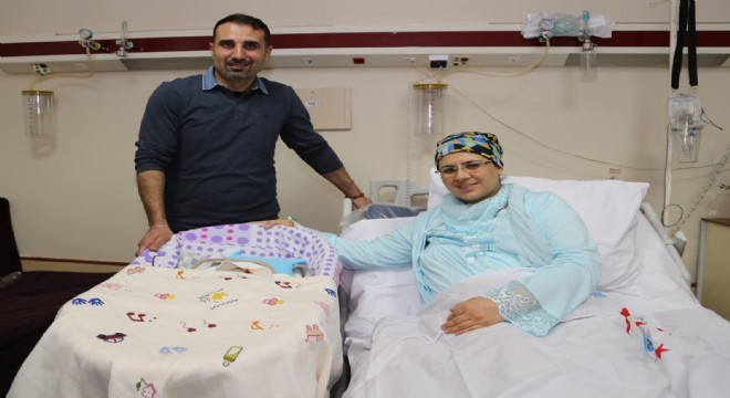 Erzurum’da 2019 yılının ilk bebeği Mehmet Akif oldu