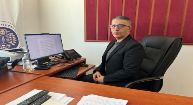 Eğilmez:  Türkler için bayrak namustur 