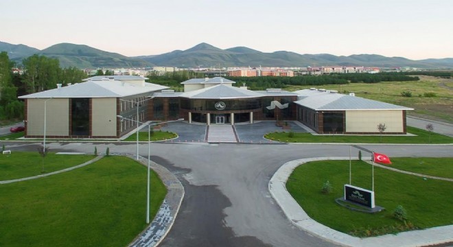 Hacımüftüoğlu'ndan bilgi üretiminde kararlılık vurgusu