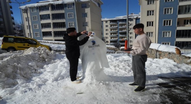 Karı eğlenceye dönüştürdüler