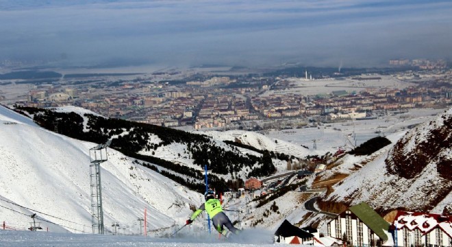 Kayakta FIS Cup Müsabakası başladı