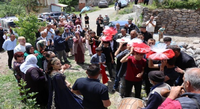 Ormanlı da Erzurum düğün gelenekleri yaşatılıyor