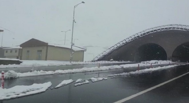 Ovit e kar yağdı, ulaşım tünelden sağlanıyor