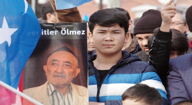 Uygur Türkü Alim Hacim için gıyabi cenaze namazı