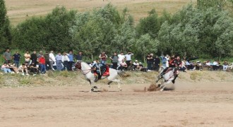 Bayburt'ta 'Dede Korkut Cirit Müsabakası' düzenlendi