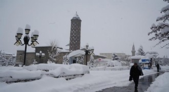 Kar durdu soğuklar geldi