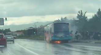 Otobüs alev aldı, yolcular panikle kaçtı