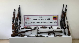 Çok sayıda silah, mühimmat ele geçirildi
