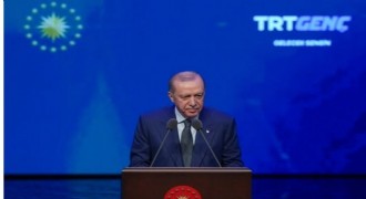 ‘Hakikat mücadelemizi her cephede sürdüreceğiz’