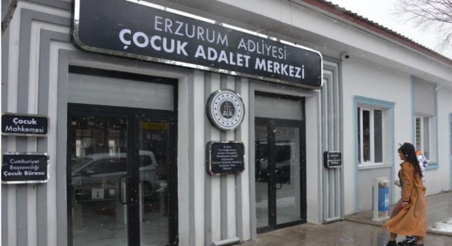 Çocuklar sanıkla yüz yüze gelmiyorlar