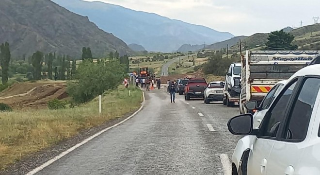 Oltu'da sağanak yağış ulaşımı aksattı
